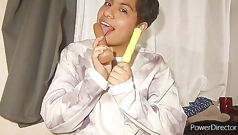 Amateur brunette masturbates with toys in solo video