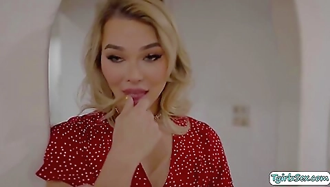 Hot blonde with a round ass gives anal love for a cumshot