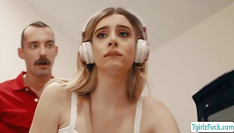 Huge ass blonde babe gets fucked hard and her pussy licked