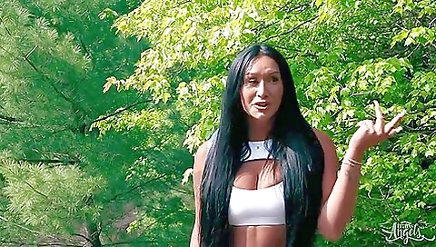 Bella joie loves anal sex and her pussy is a hot place to cum