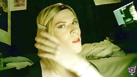 Blonde gets her asshole fucked with her partner's dildo