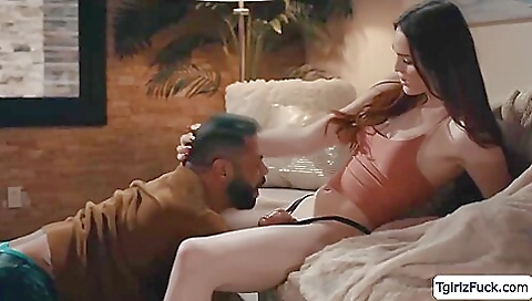 Anal brunette babe tori easton in her black lingerie